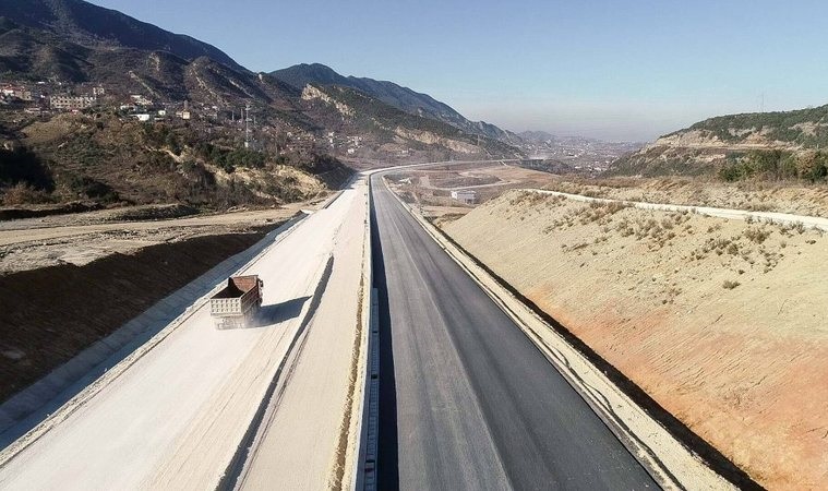4.7 mln euro investime ne rrugen Shkoder-Mali i Zi, BERZH lidh kontraten